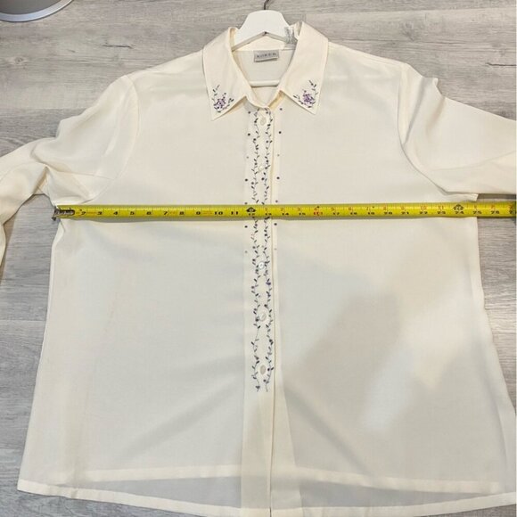 Vintage Koret Floral Embroidered Ladies Collared Button Down Shirt Coquette Girl - Picture 8 of 16